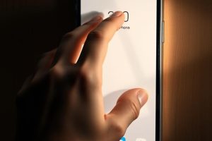 📱iPhoneの画面タッチが反応しない時の対処法